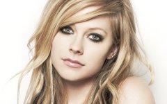 Avril-Lavigne-avril-lavigne-31810140-1920-1200.jpg