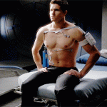 Robbie Amell 12.gif