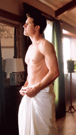 Robbie Amell 02.gif